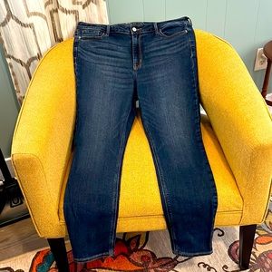 Old Navy Jeans - Mid-Rise Rockstar Super Skinny - 14